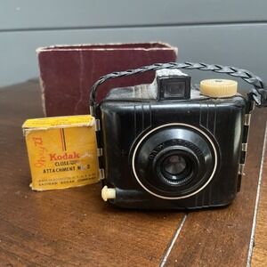 VTG 1942 Kodak Baby Brownie Special Camera Bakelite Art Deco Org Strap w/ LENS!